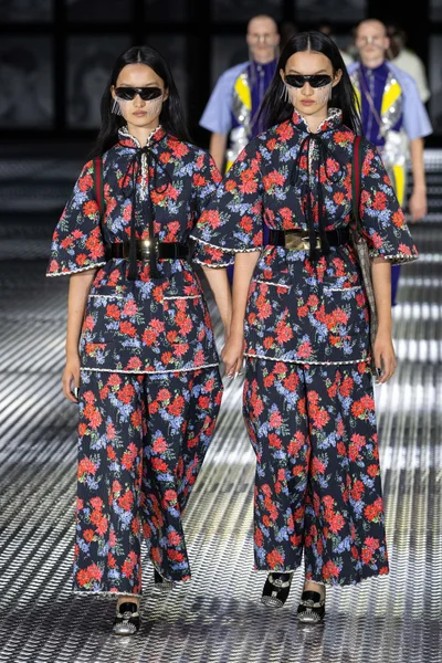 Look 12
